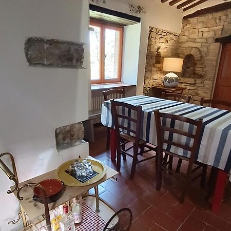 Pilgrim Rooms Gubbio Buitenkant foto